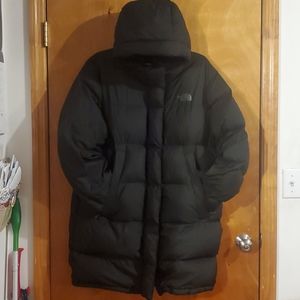 North Face Women's Black Vistaview Down Coat
Large